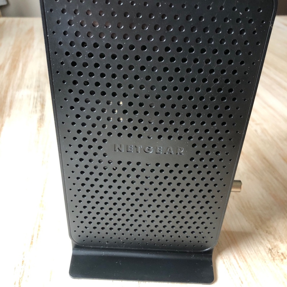Netgear c3700-100NAR c3700-NAR DOCSIS 3.0 WiFi cable modem router